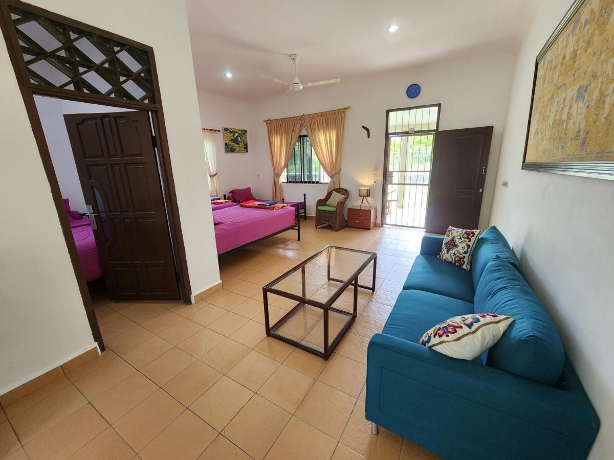 Mb Camp Singkil Hotel Gosongtelaga Kültér fotó